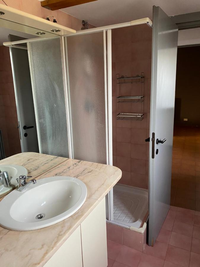 Vicolo Forno Apartment Mercallo Exterior photo