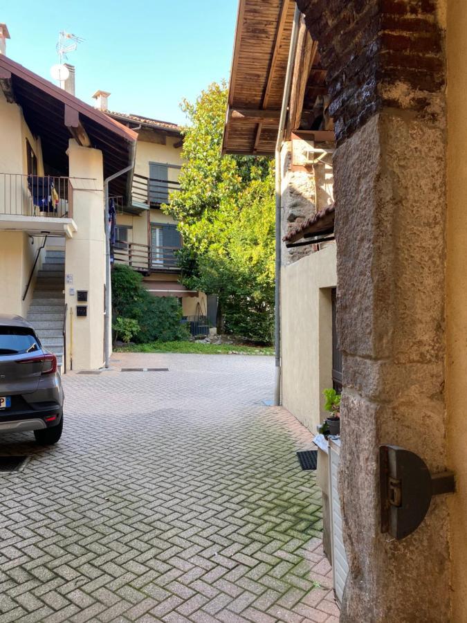 Vicolo Forno Apartment Mercallo Exterior photo